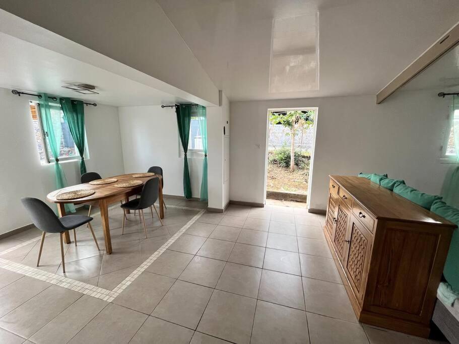 La Casita Creole Villa Avec Piscine Et Jacuzzi Saint-Pierre Kültér fotó